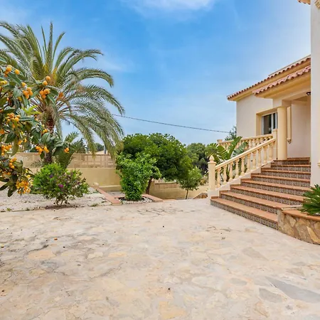 Fina - Plusholidays Willa Calpe