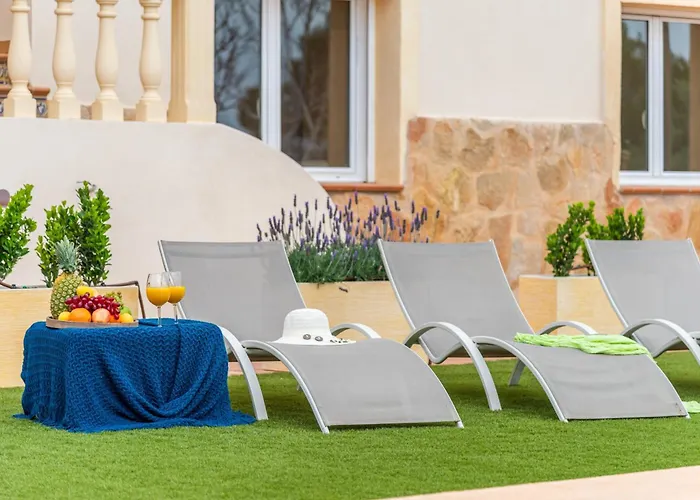 Fina - Plusholidays Villa *