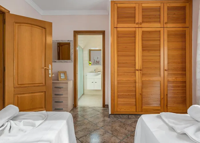 Fina - Plusholidays Villa