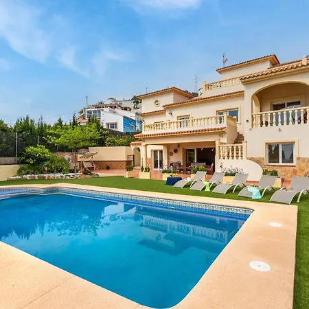 Fina - Plusholidays Calpe